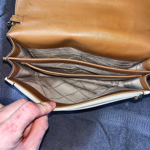 Michael Kors purse - Picture 4 of 7